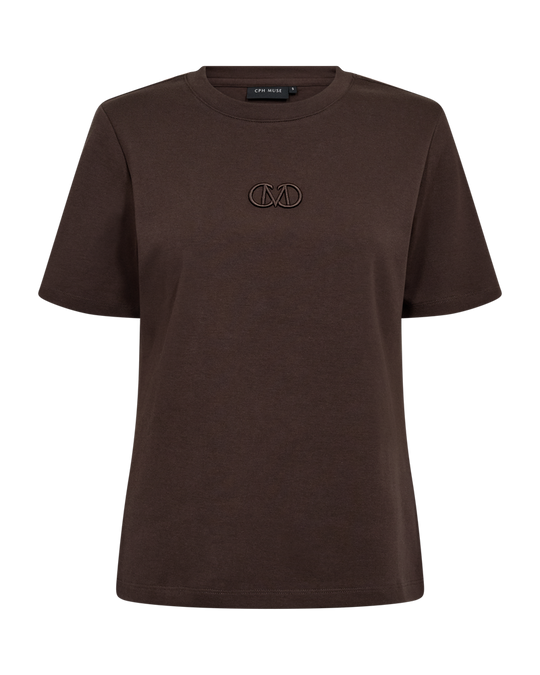 CMMUSE - T-SHIRT MED BRODERET LOGODETALJE I BRUN